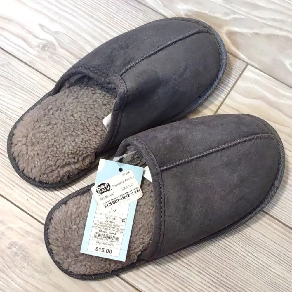 (83-0177)    Cat & Jack Ellis Slippers Sz M (2/3)